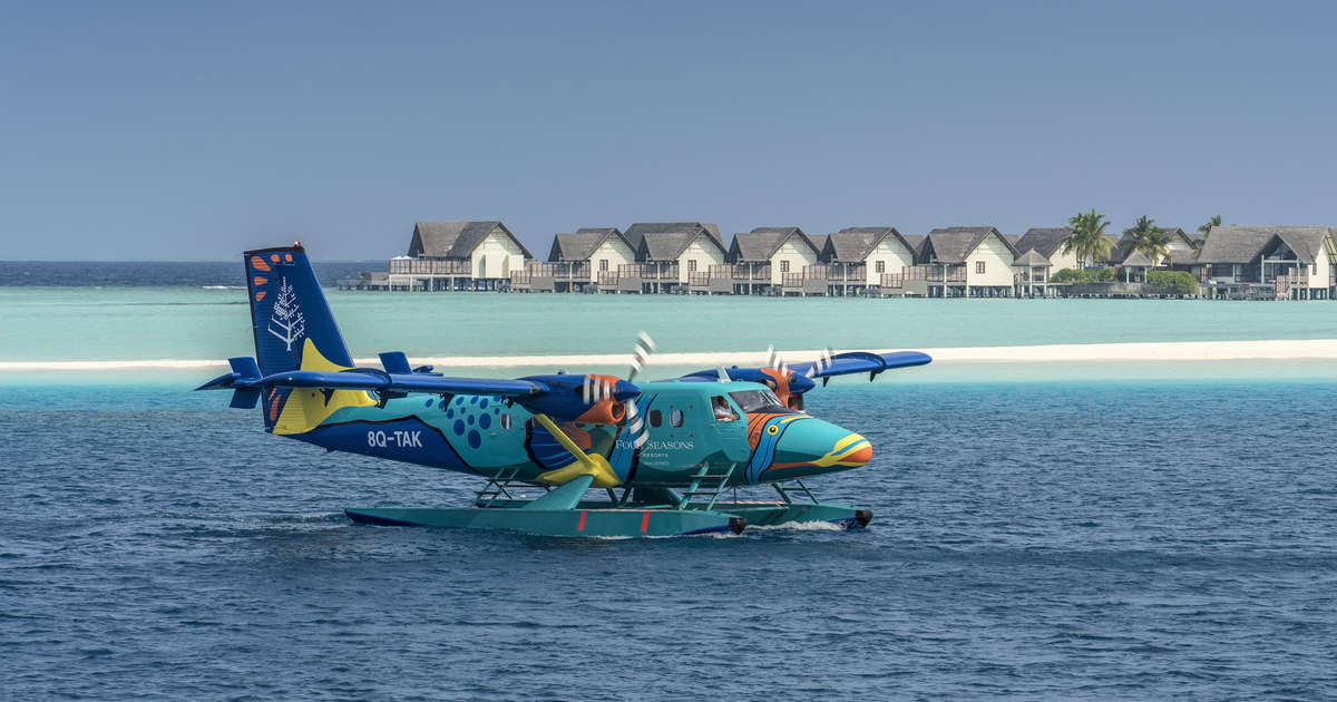 four-seasons-private-seaplane-maldives