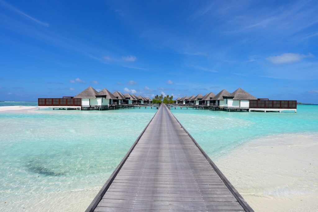 Advantages-booking-Maldives-travel-agent